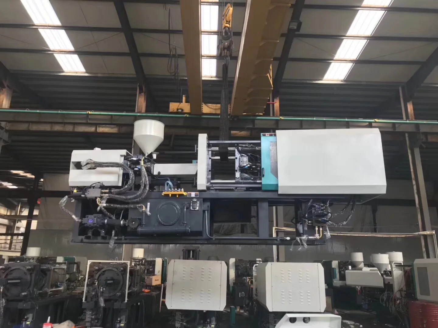 Energy saving 118T injection molding machine