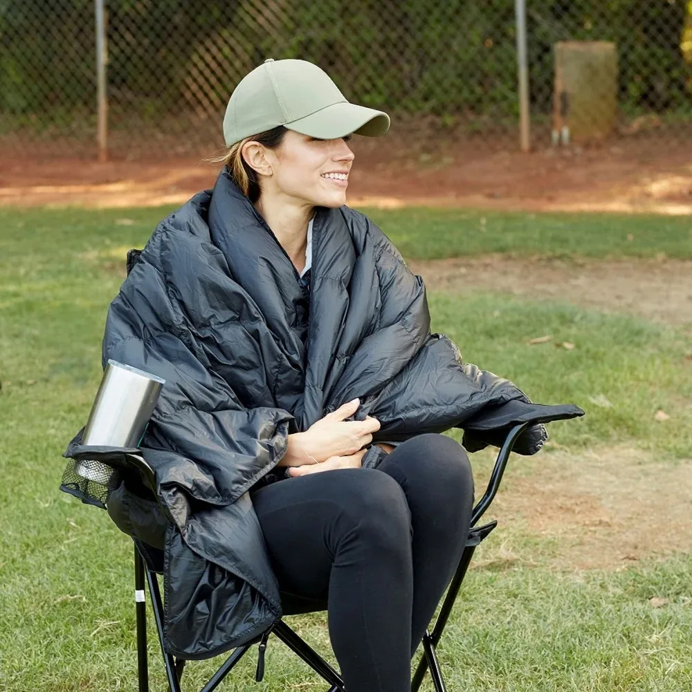 New Design Multi-purpose Waterproof Camping Blanket Moisture-proof Portable Compact Outdoor Travel Quilted Puffy Down Blanket