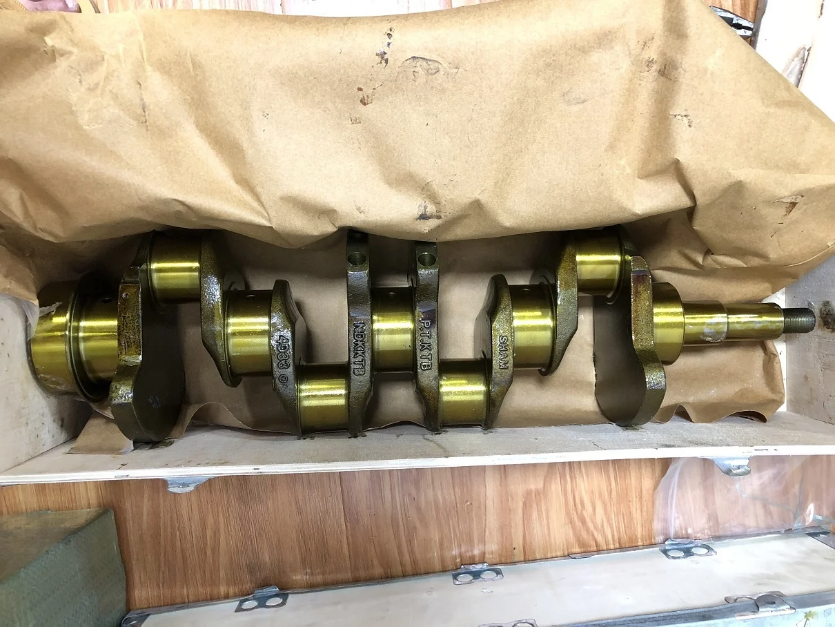 Stocks available 4D33 crankshaft ME018297 with good prices