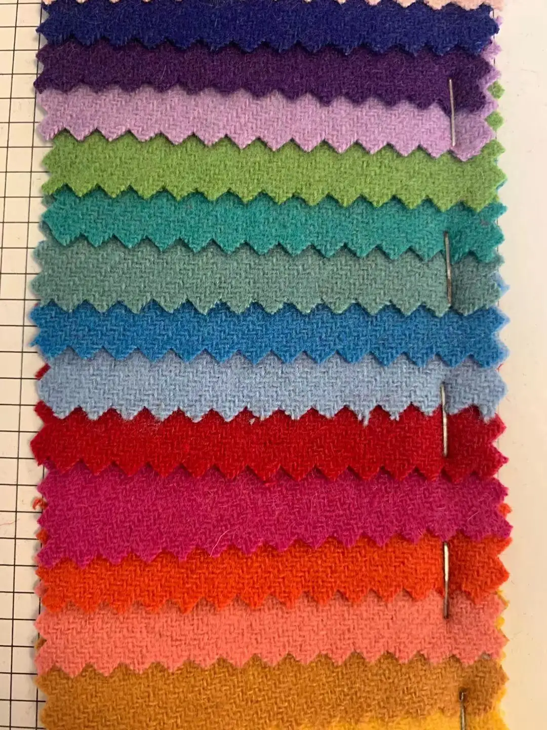  Высококачественная элегантная однотонная саржевая Женская осенне-зимняя одежда Фланцевая ткань