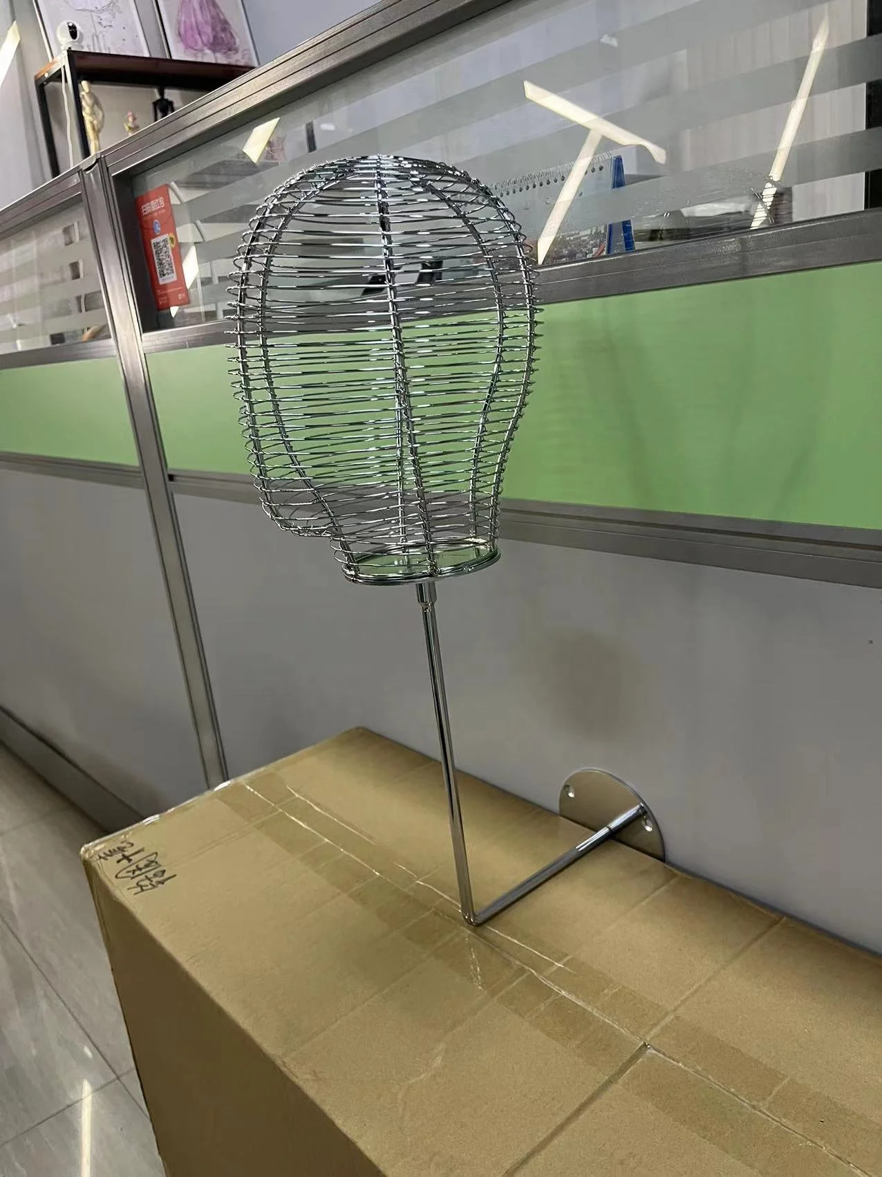 Wire Hats Display Holder Wall Mounted Wig Display Rack Storage Holder / Silver Wigs Display Head Metal Women for Boutique Gold