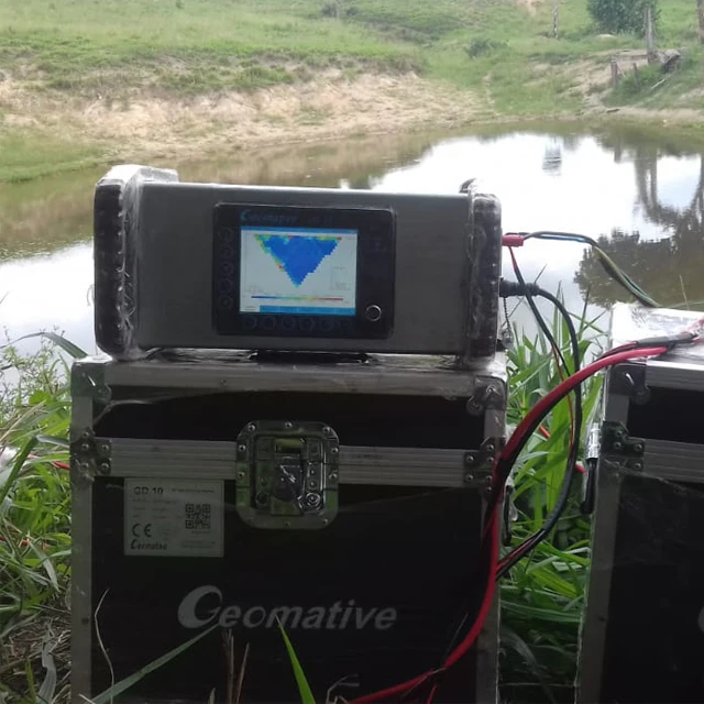 Electrical resistivity tomography equipment capable of exploring underground soil resistivity in a color display
