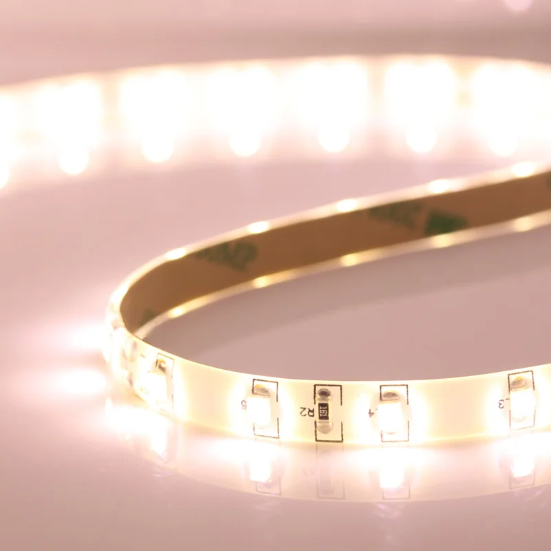 Суперъяркая разноцветная гибкая светодиодная лента 8 мм с поверхностным креплением 3528 120 светодиодов/метр