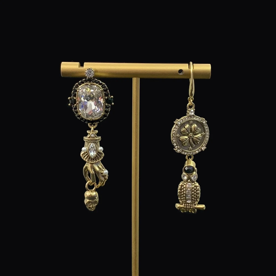 Alexander McQueens Factory Direct Sales  925 Silver Earrings Zircon Personalized Wind Earstuds for Women as Valentines Day Gifts