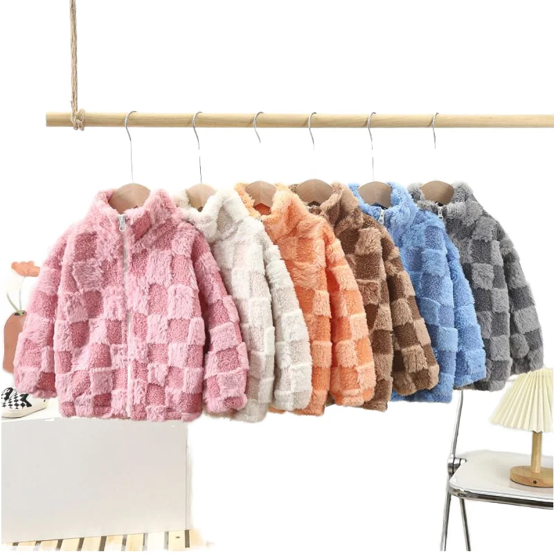 Детская плюшевая куртка на молнии