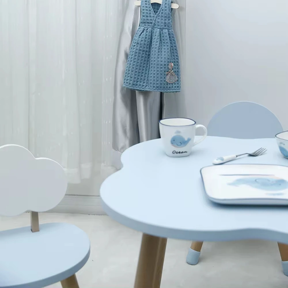 Kids Bedroom Furniture Four-Leaf Clover Shape Children Garden Furniture Kids Study Table and 4 Chair Children Library Furniture