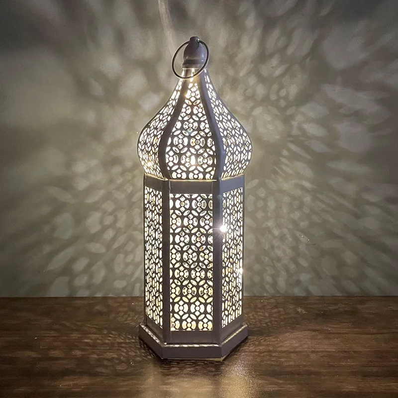 Wholesale Moroccan Style Hollow Out Battery Powered Metal Led Lanterns For Decorative Eid Ramadan Ornaments