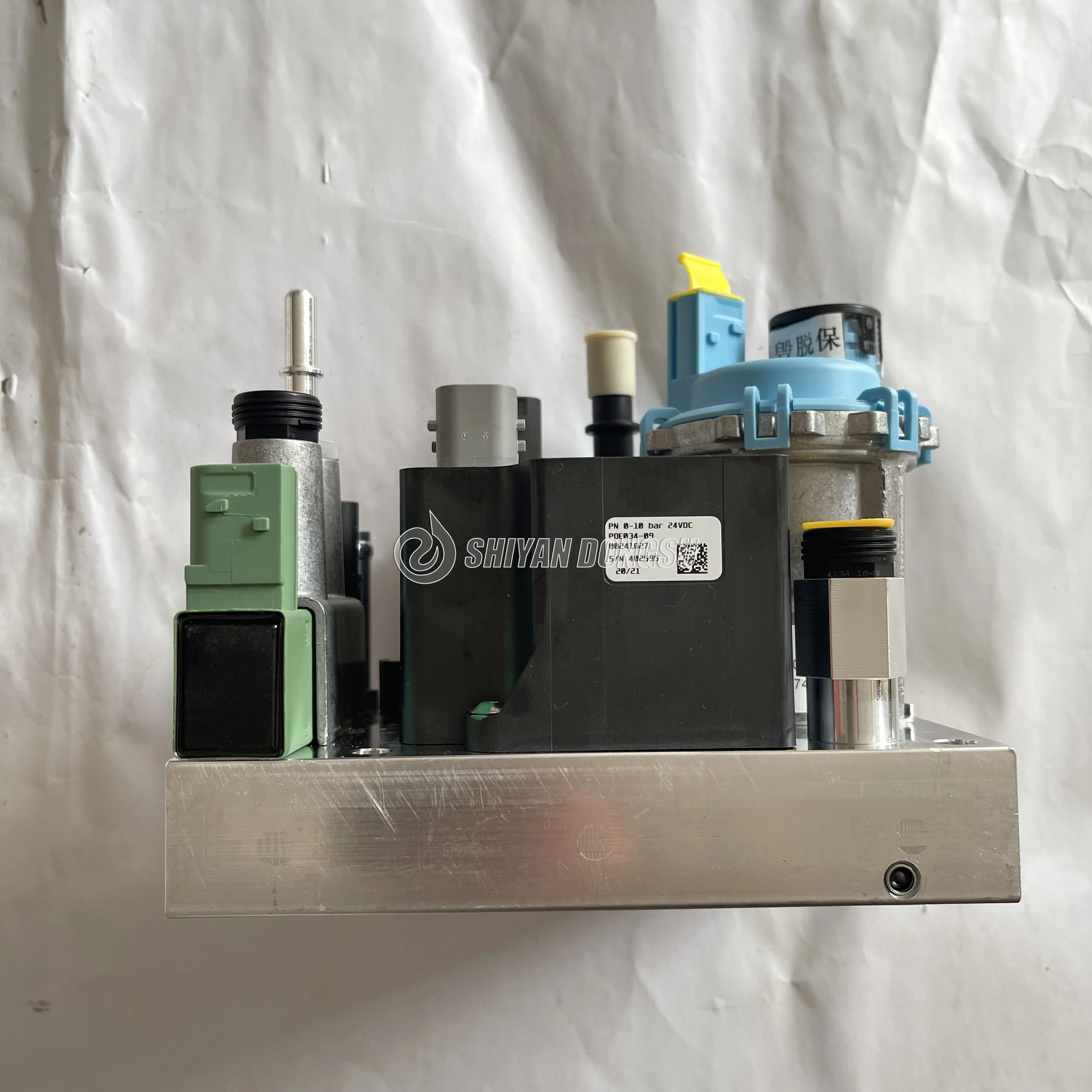 Original 24v SCR dosing pump adblue Pump module P1205710 PDE034-09 00241827 3 Pins FH4 23387865