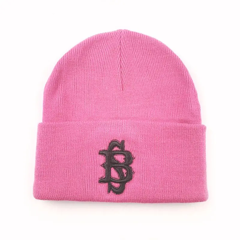 Вязаные шапки из полиэстера