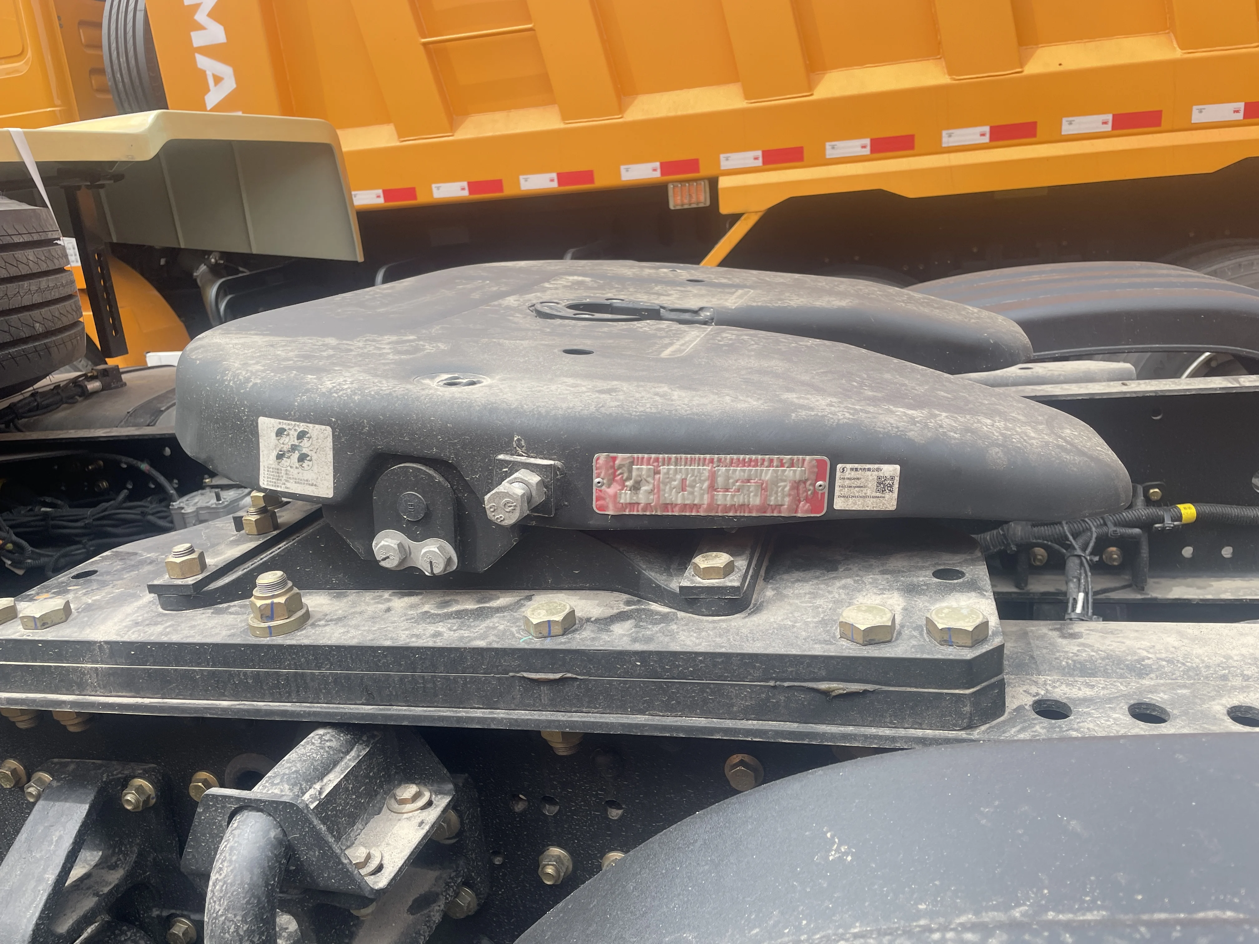 Shacman X3000 420HP 4x2 6x4 Tractor Truck Cummins Diesel LHD for sale