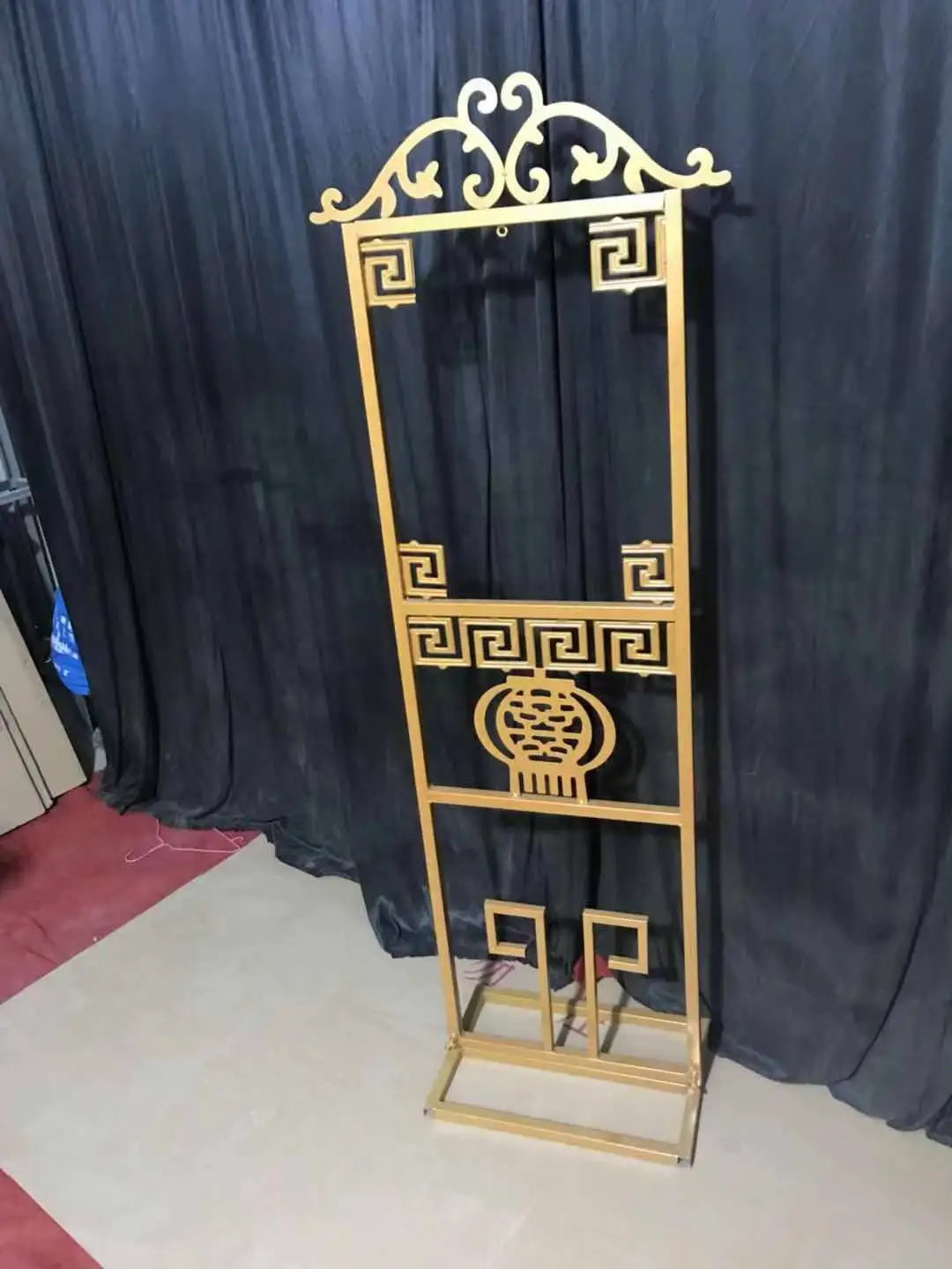 Wedding Decoration Gold Metal Round Circle Flower Stand Table Centerpiece Geometric Hollow Golden Waist Flower Arrangement