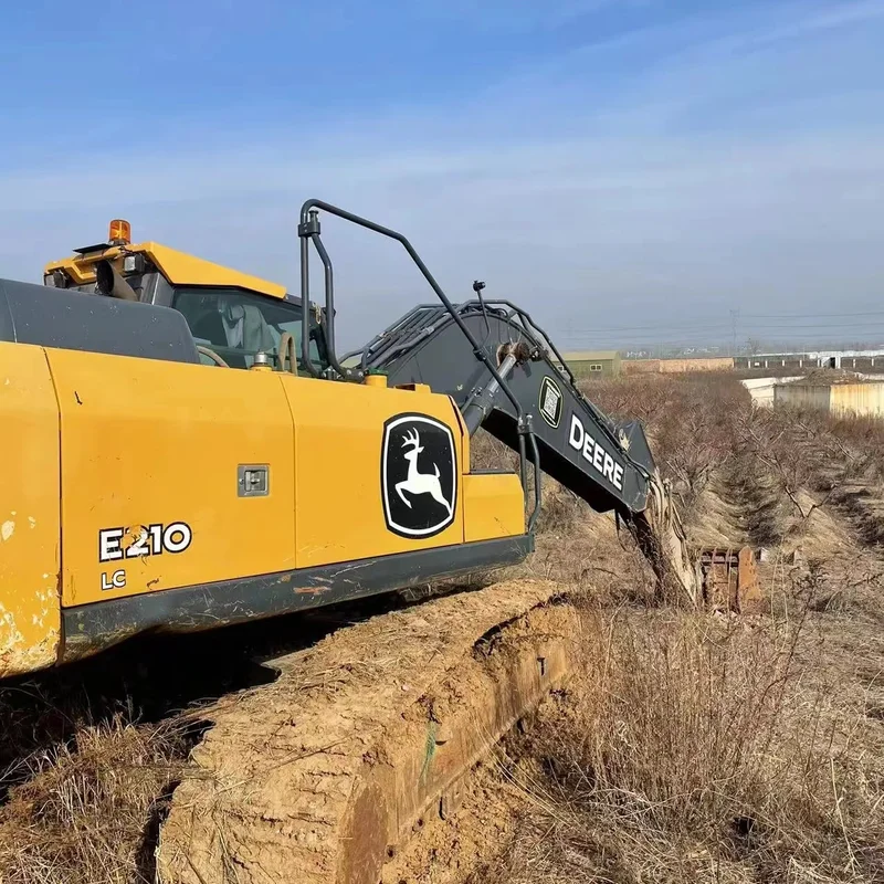Used John deere E210 excavator at a low price