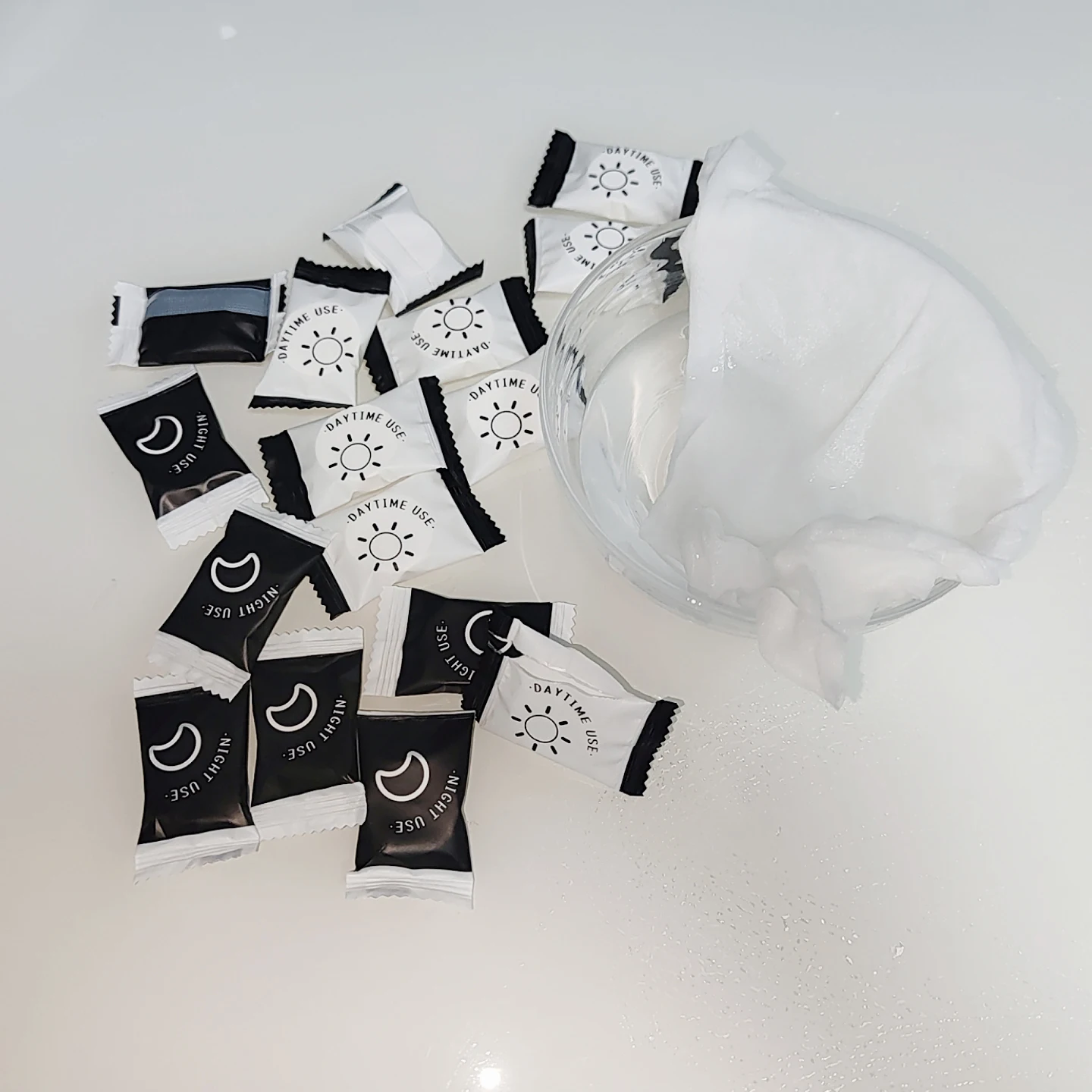 Soft Organic Compressed Face Towel Tissue Disposable Cotton Compressed Towel Baby Face Towel Pearl Nonwoven Plain Dyed & 3D