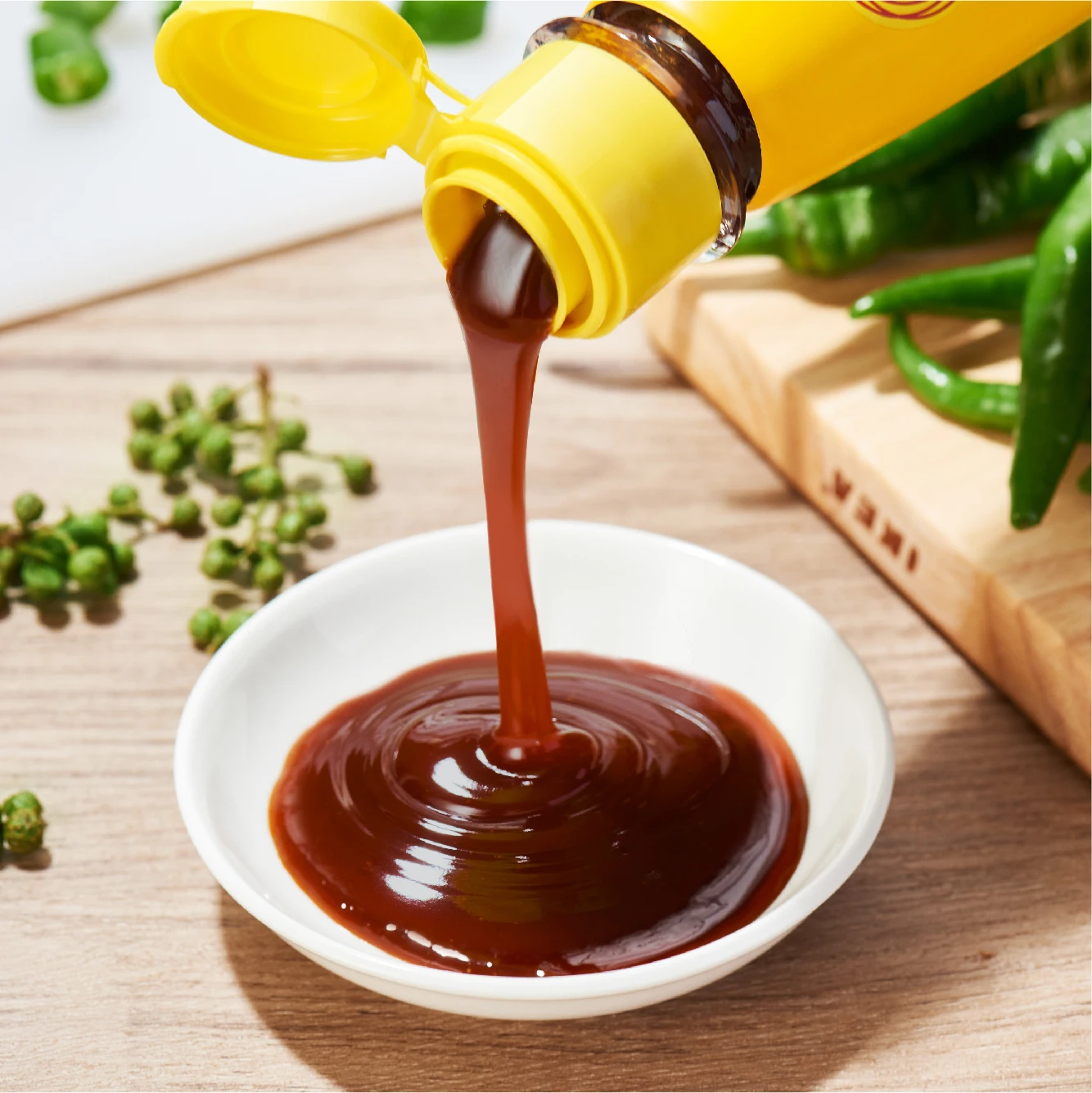 Haoji  manufacture hot selling good taste  220g&12 high quality Spicy Green Chilli & Pepper Sichuan Sauce