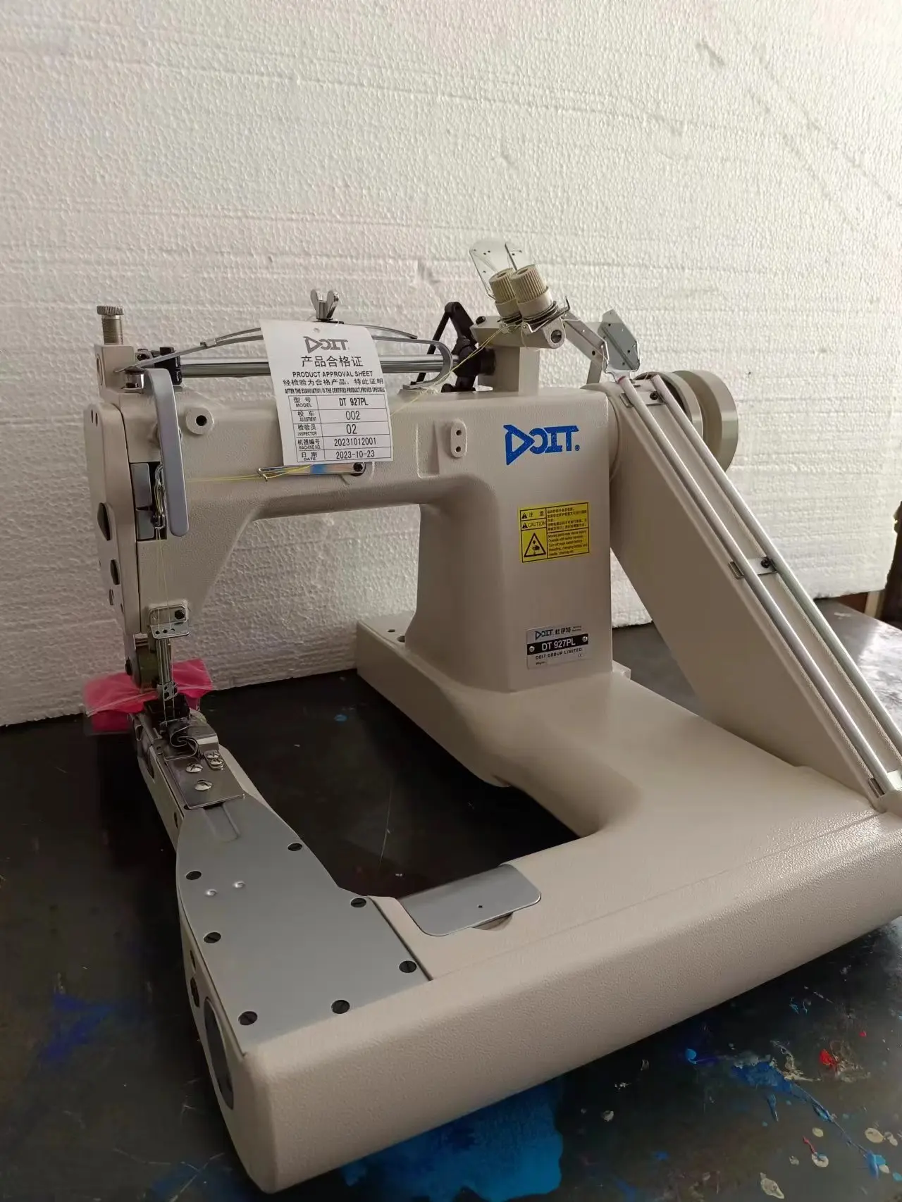DT 927 High-Speed 2-Needle Feed-Off-The-Arm Chain Stitch Industrial Sewing Machines For Sale