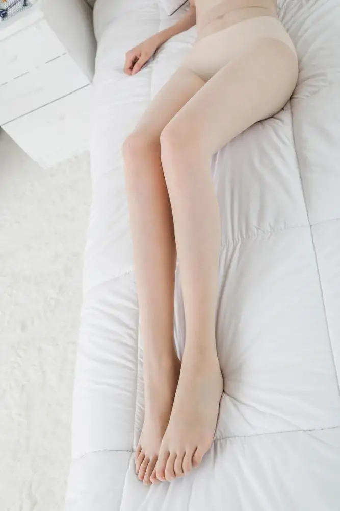 Huayi manufacturer hot sale lycra spandex extreme soft touch five toe 3D thin pantyhose stockings