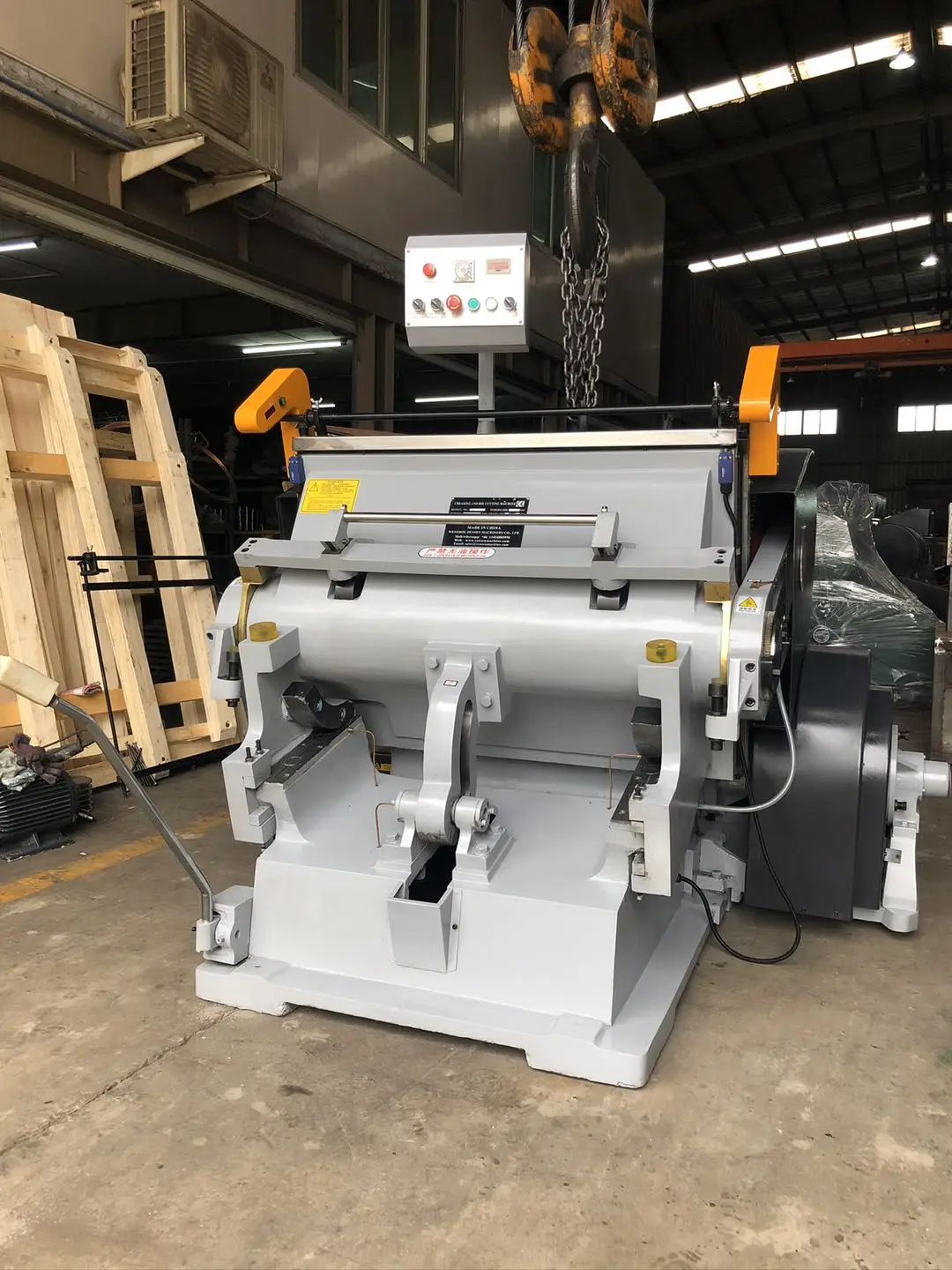 
ML Corrugated Paperboard Creasing and Die Cutting Machine / Used Corrugated Carton Box Making Machine ML1100 