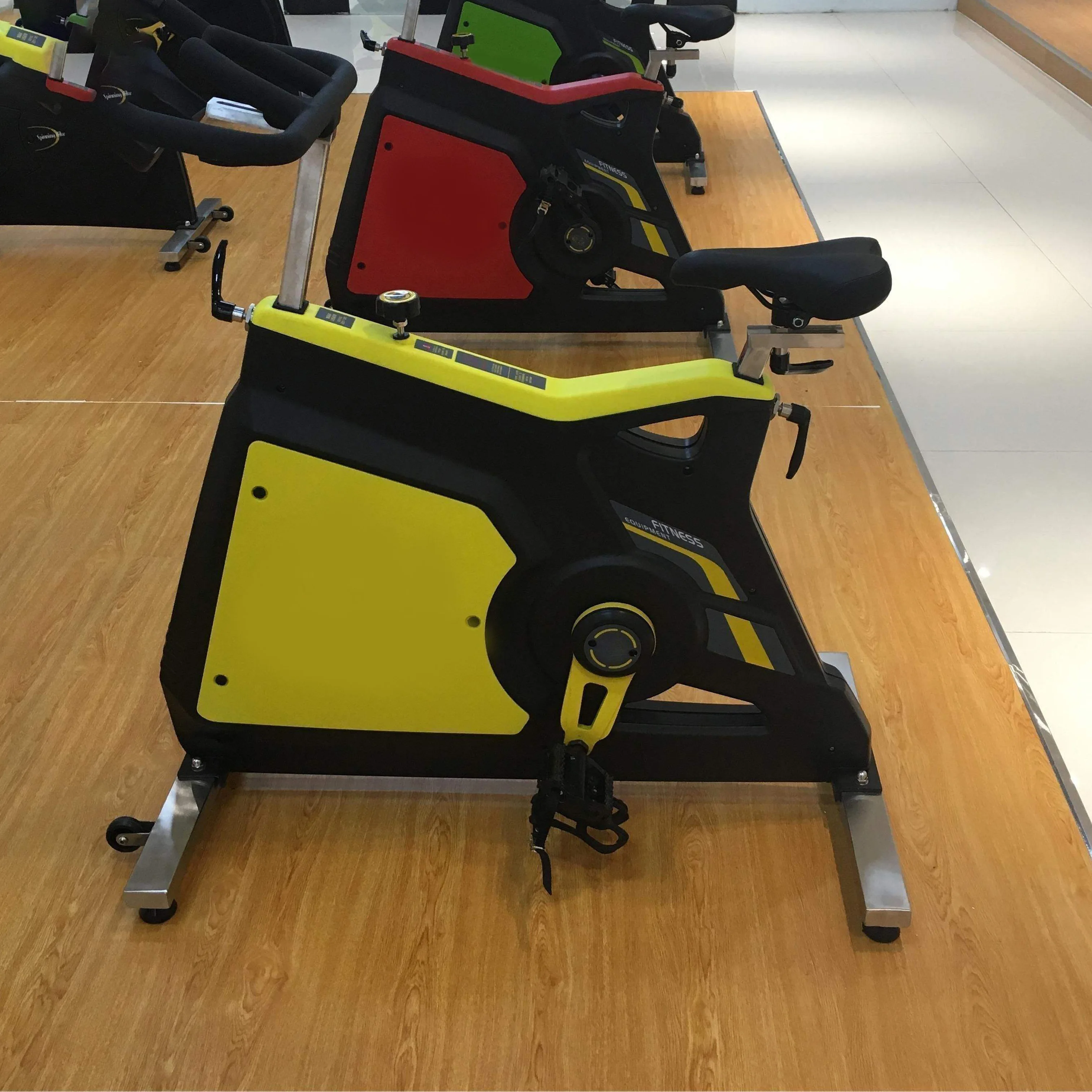 Premium Quality Commercial Bodybuilding Cardio Training Equipment Exercise Bike Spin Bike With Free Logo Customization