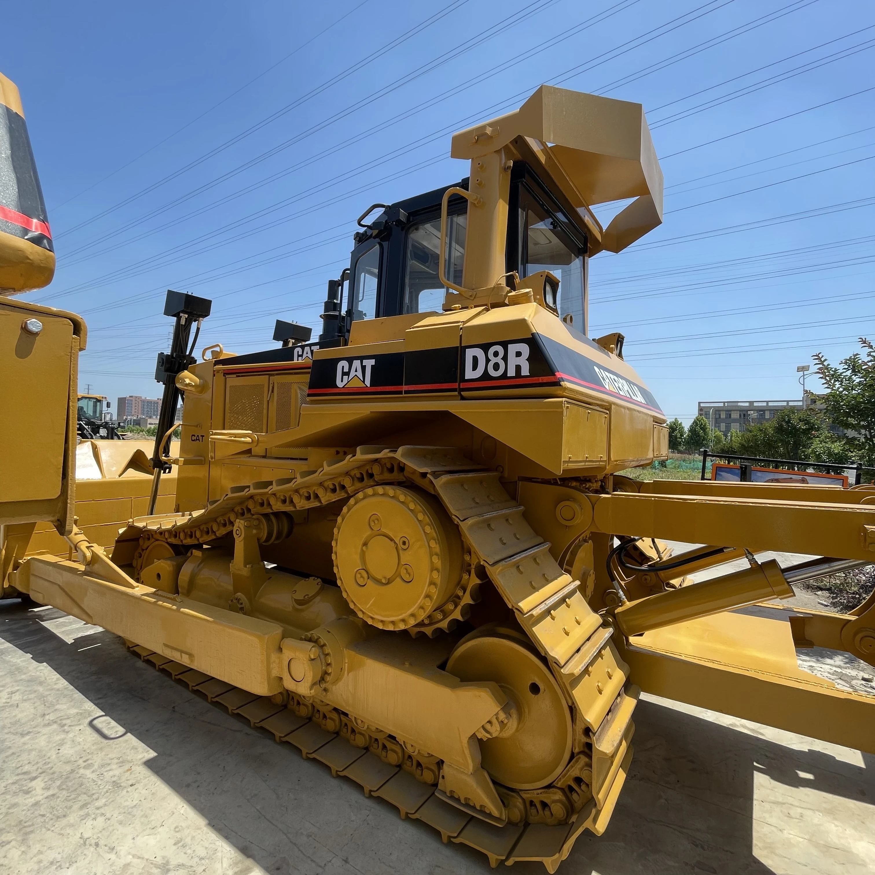 Second-hand CAT D8R bulldozer second hand earth-moving CAT D8R pushdozer with low price and cheap for sale