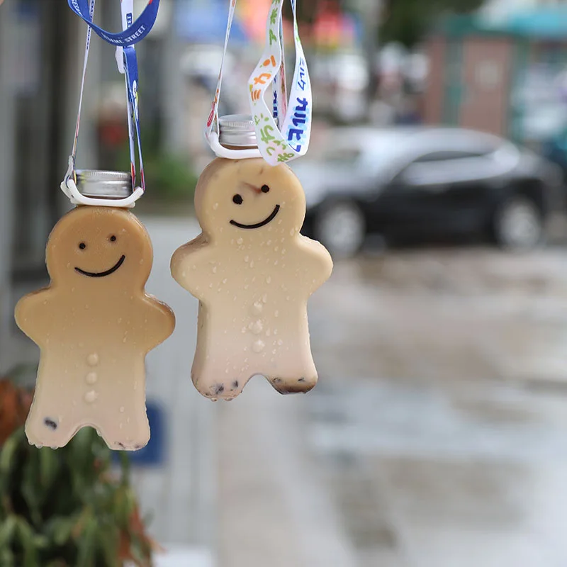 MAYSURE Cute Gingerbread Man Portable Shaker Drink Bottle Kitchen Milk Tea Water Bottle Home Couple Christmas empty Bottle Gifts