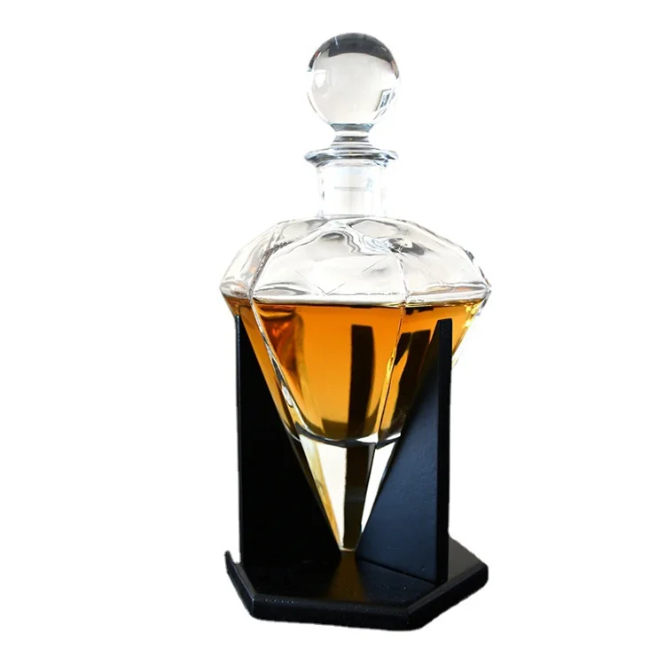 Luxury Diamond Shaped 750ml Vodka Brandy Gin Liquor Bottle Empty Whiskey Bottles