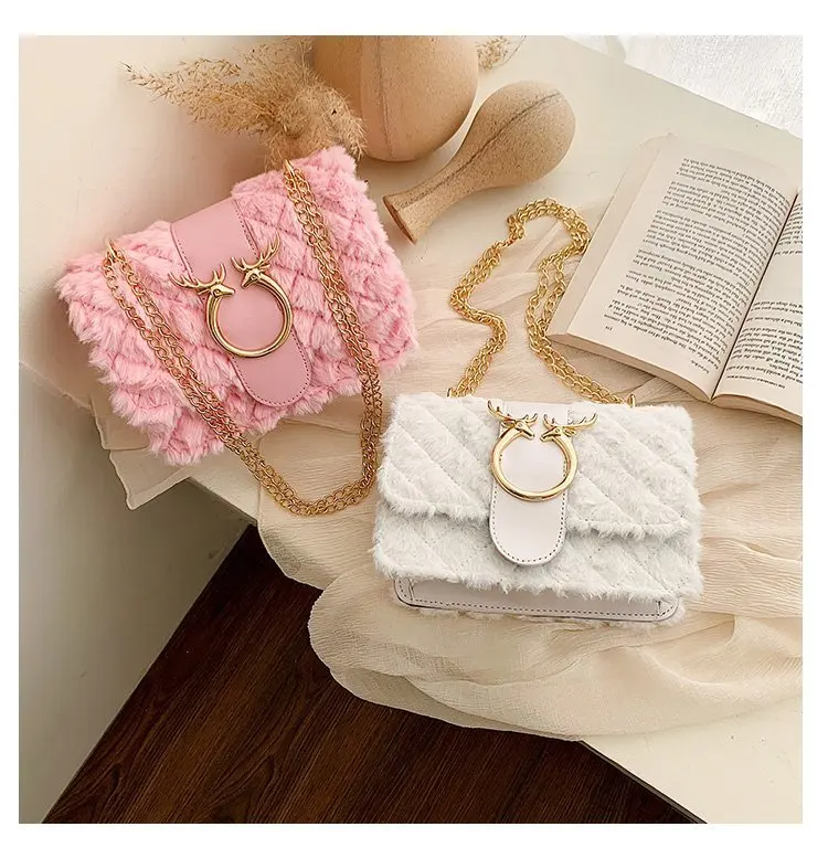 2021 Fall Winter Hot Sale Women Popular Faux Fur Handbags Furry Purses Ladies Winter Plush Square Crossbody Chain Bags