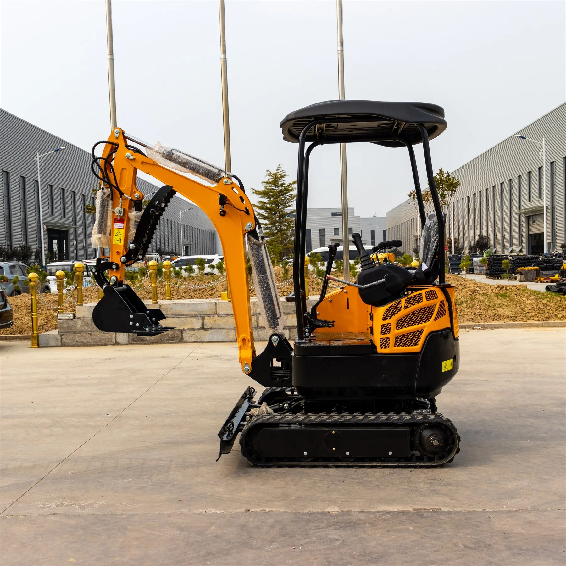 Hightop  HT18-1 Mini Excavator Hydraulic Crawler Mini Excavator D902 Engine