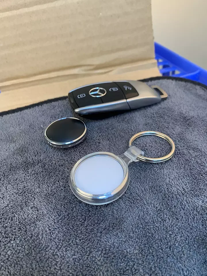 Wholesale Anti Lost Mini Gps Dog Tracker Wallet Finder Mini Tuya Smart Gps Tracker Pet Anti Lost Tracker