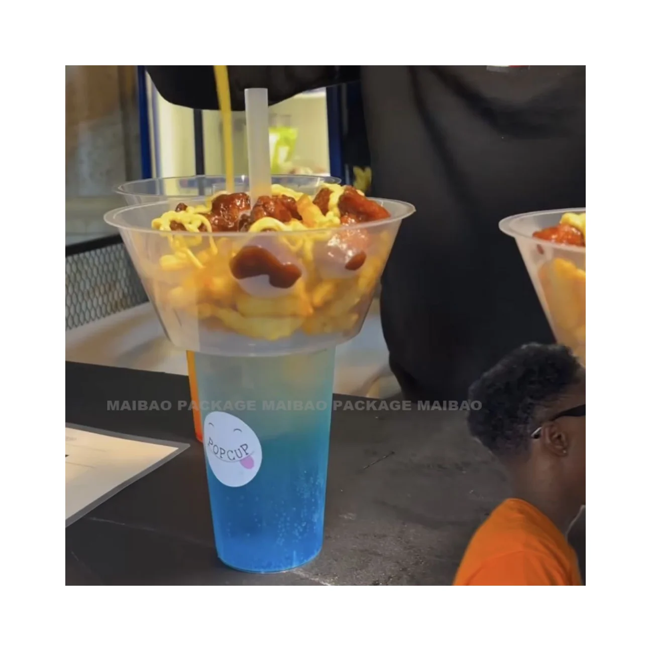 Octagonal Plastic Drink Cup Fruit Salad Plastic Cup With Snack Tray Food Tray cup holder, Fruit Bowl Tray On Top 2 in 1 hotpot