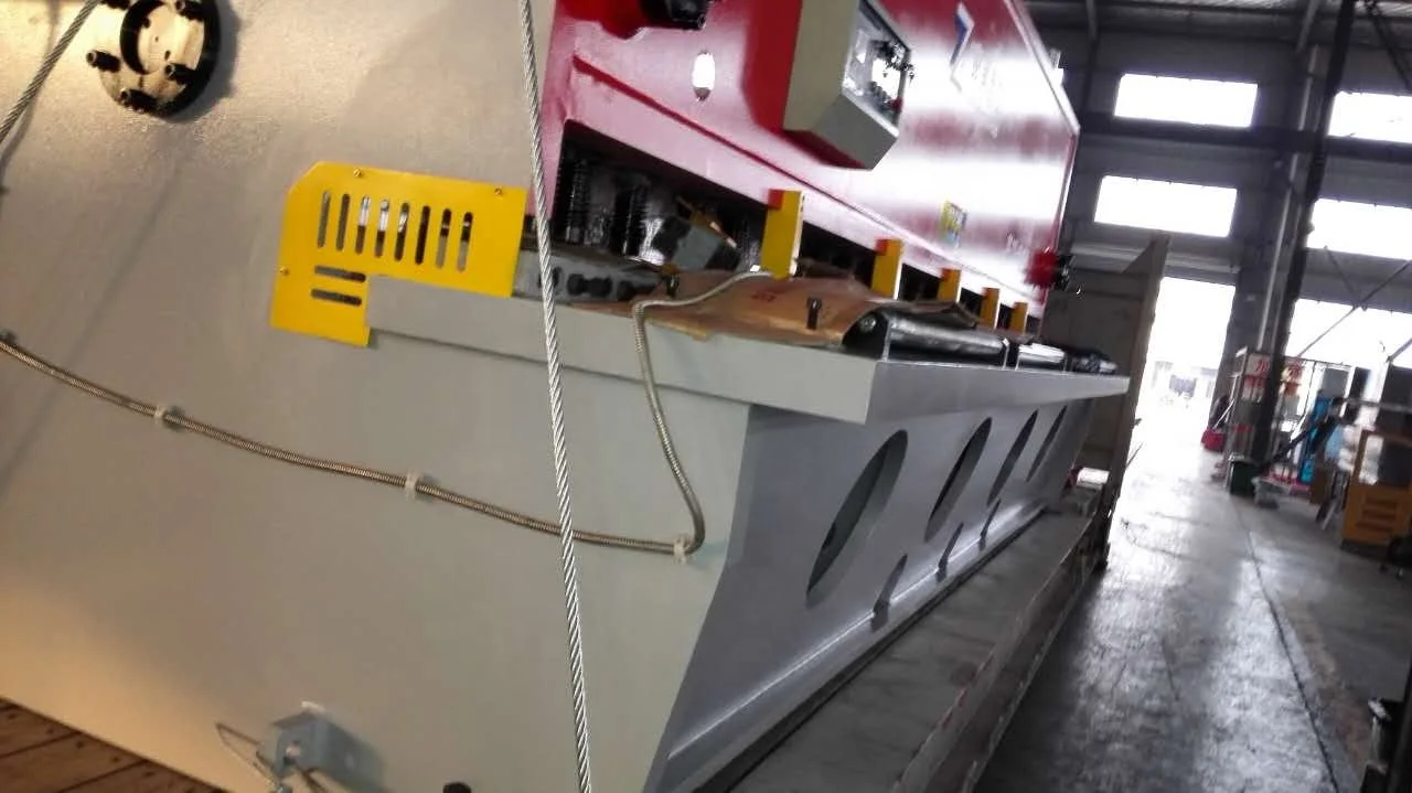
2 Years Warranty QC11Y Series Guillotine Hydraulic Metal Sheet Plate Shearing Machine Price 