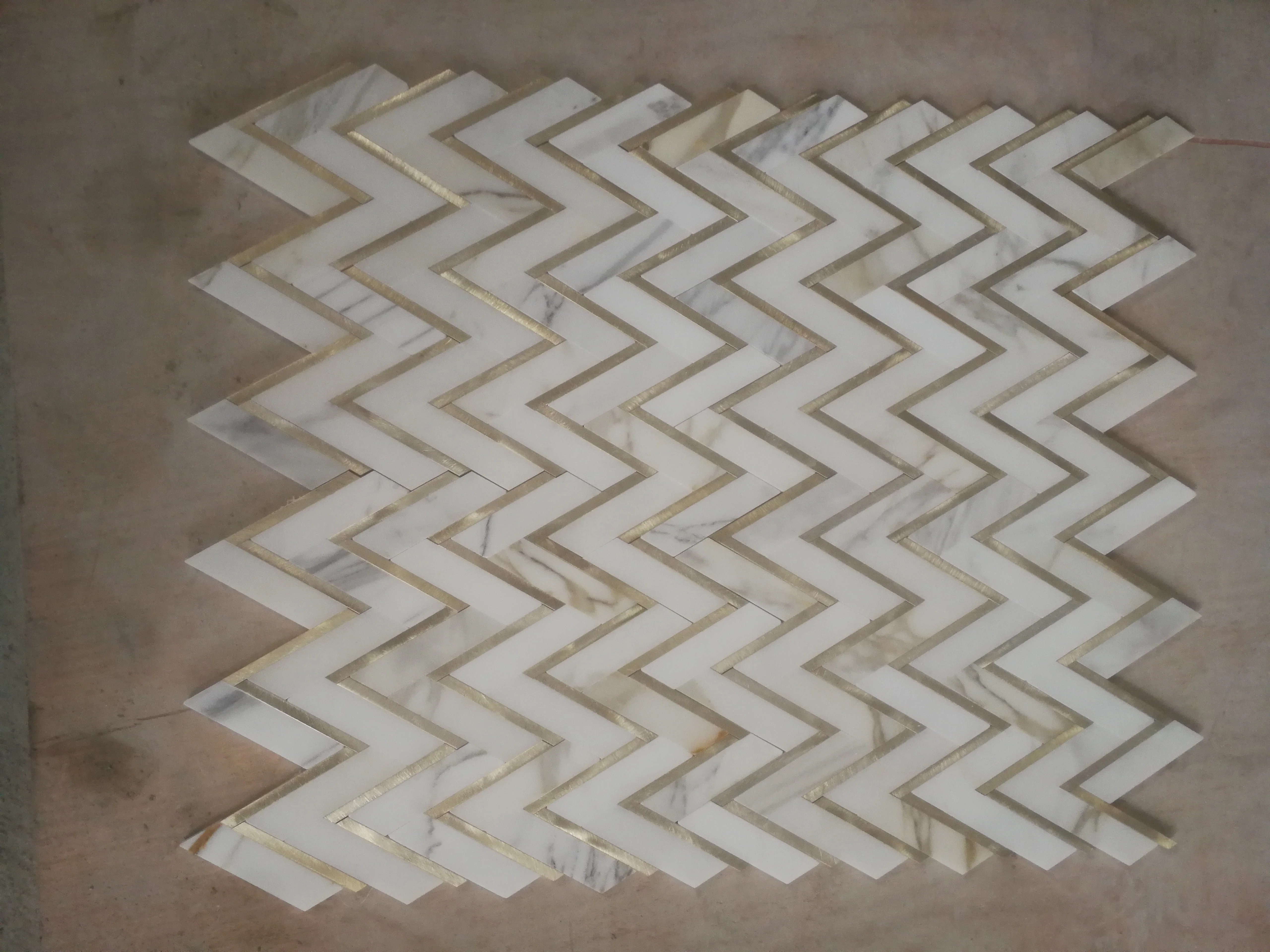 Dth stone Calacatta marble mix gold aluminium alloy chevron parquet mosaic tiles