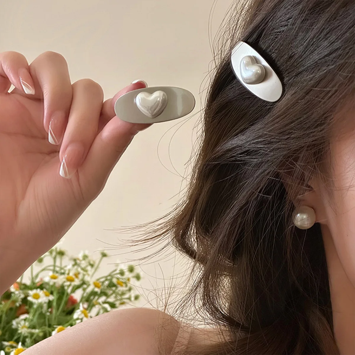 Trendy Wholesale Korean Hair Accessories Girls Hair Clips Sweet Cute Heart Pearl Metallic Silver Hair Clip