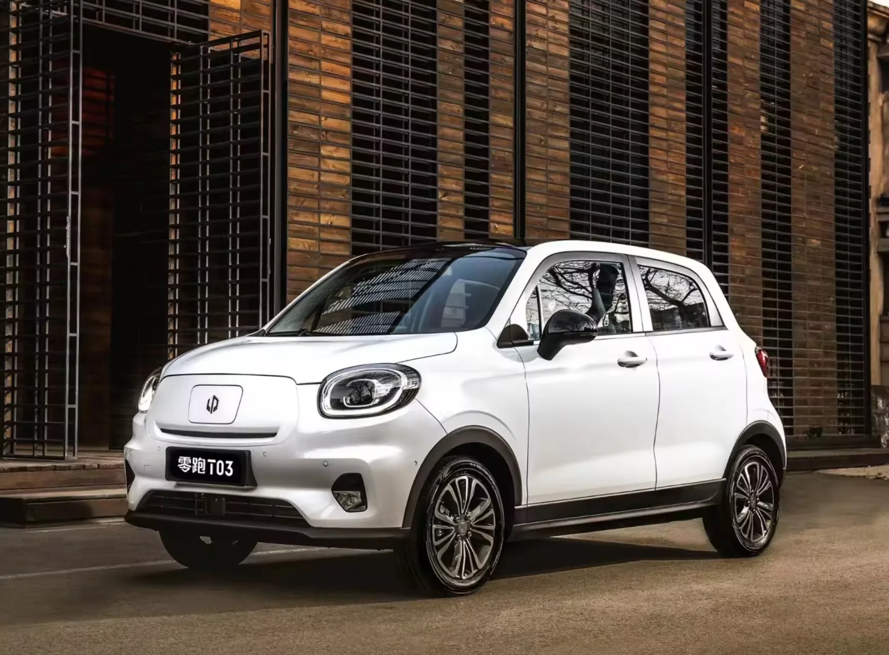 Leapmotor T03 Small Car 200 Lite Edition 5-door 4-seater long range Easy Parking new energy Mini pure Electric sedan car