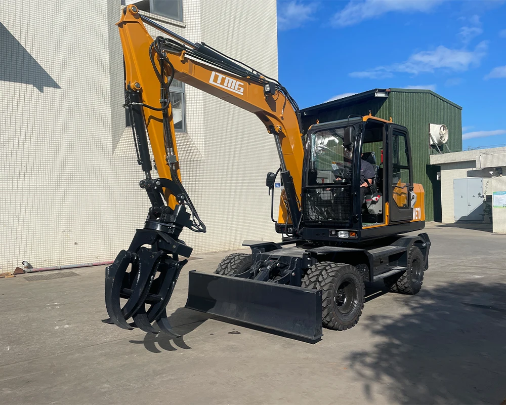 LTMG chinese brand 4 wheel 7ton excavator epa engine ce 7000kg wheel excavator with grapple