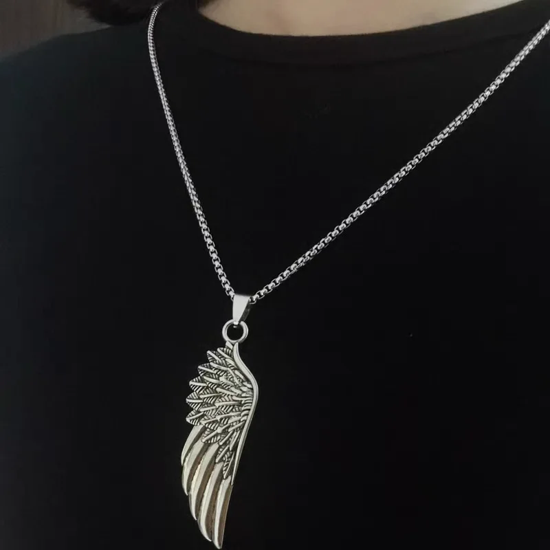 Fashion Jewelry with Retro Style Unisex Alloy Feather Detail Vintage Angel Wings Pendant Necklace