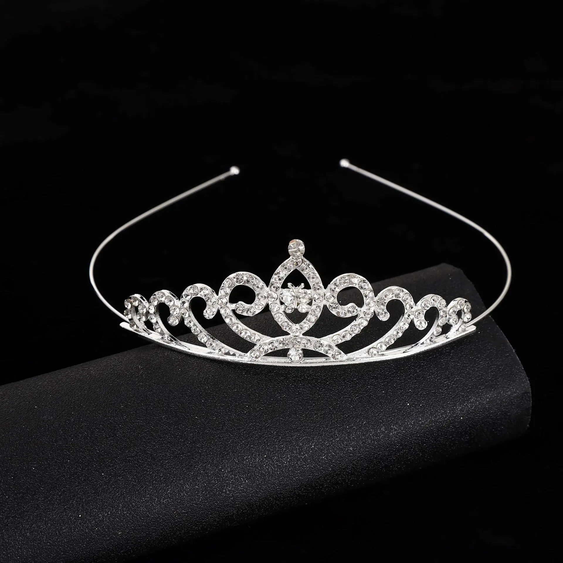 Popular Cheap Children Performance Crown 31 styles Girl Hair Hoop mini birthday gift tiara crown cake topper crown