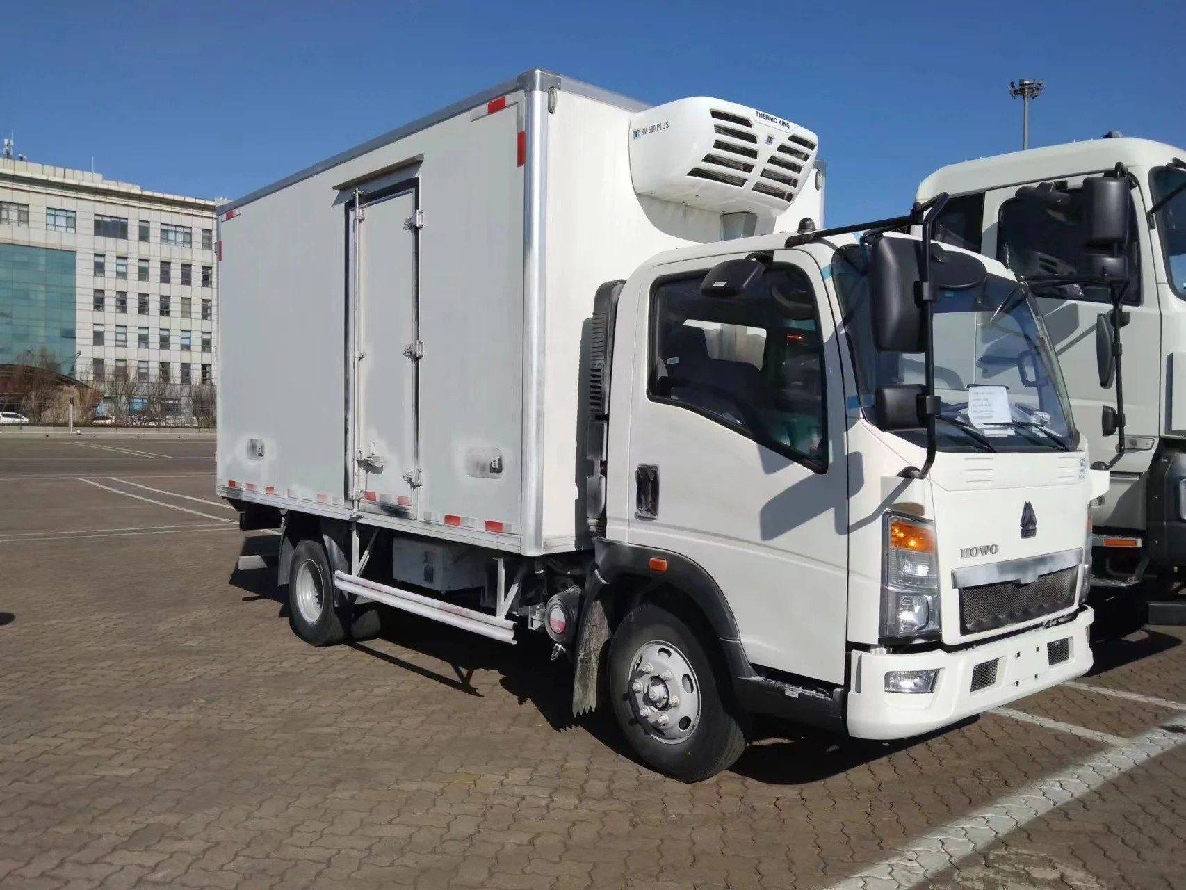 Thermo King refrigeration unit 4x2 HOWO refrigerator cooling truck