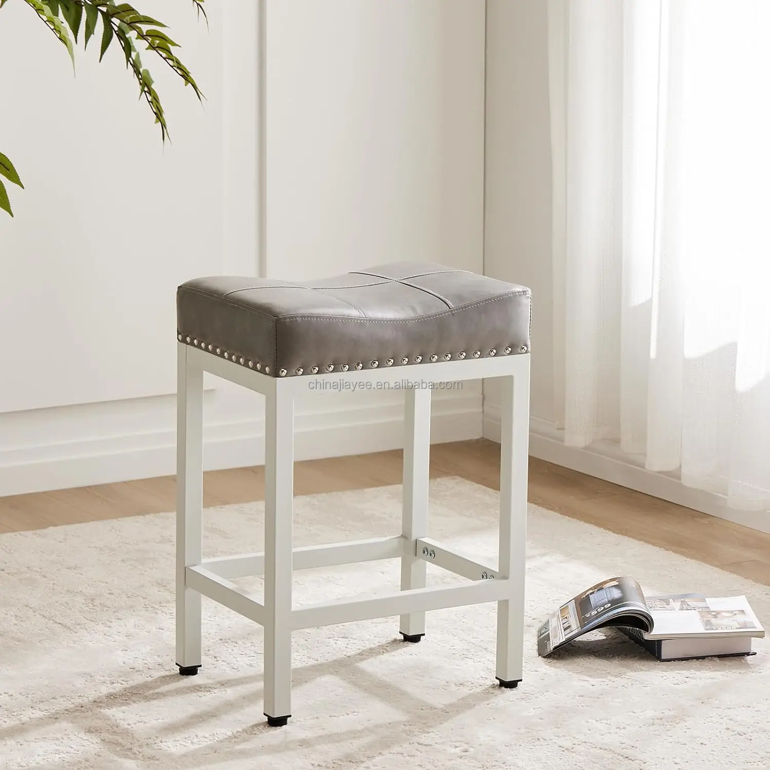 Bar Stools 24 inch Counter Height Bar stools with Metal Base PU Leather Saddle Stools