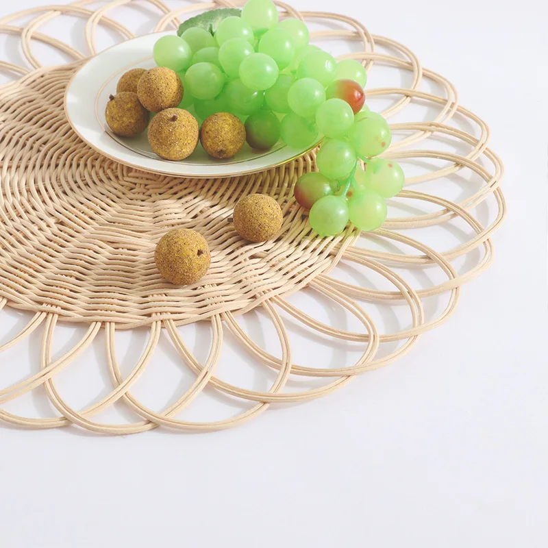 Natural Bohemian Style round Rattan Placemat Hand Woven Decorative Flower Sustainable Home Decor Plate Dish