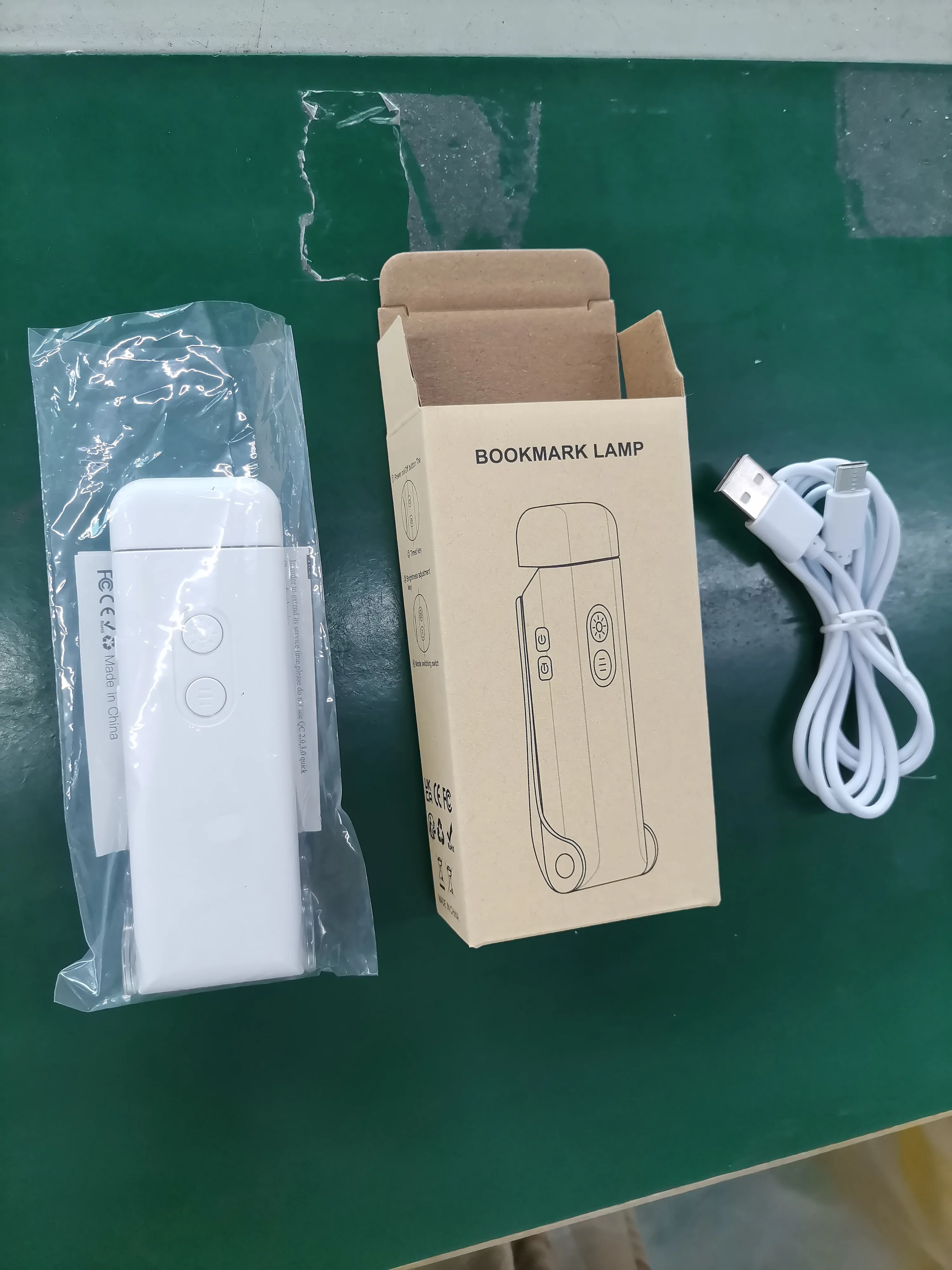 Wholesale LED Bookmark Reading Light Button Battery Book Lights Simple Lamp Transparent Promotion Gift Creative Mini School 80