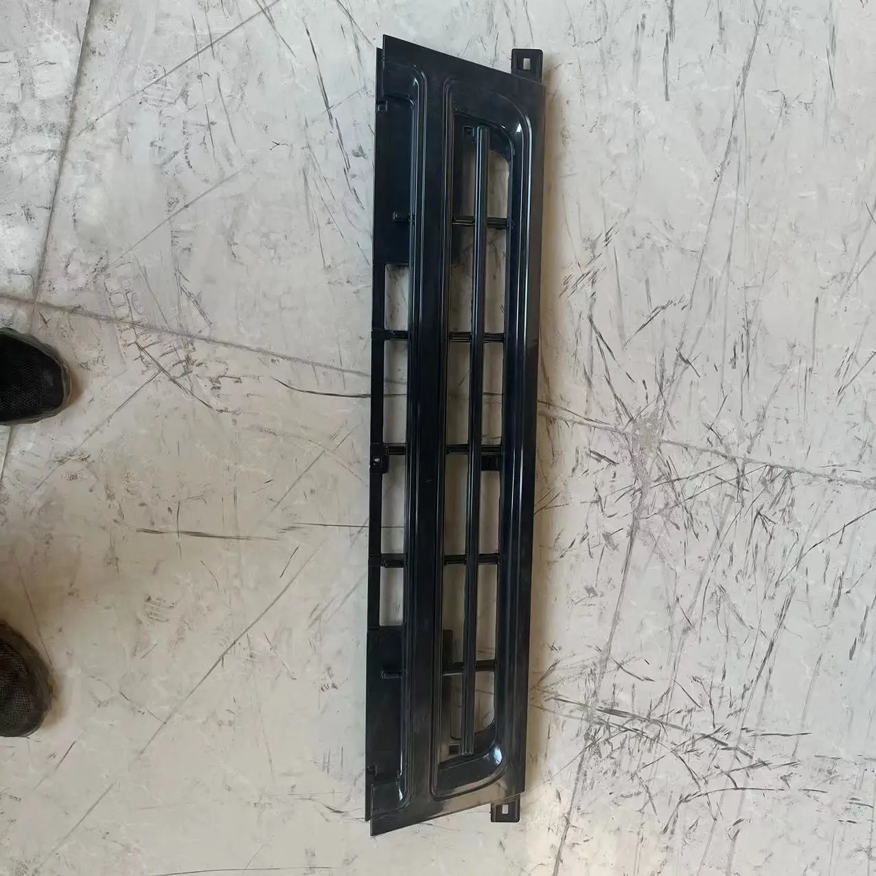 truck body parts chrome grille panel aeeceeories for Mitsubishi fuso FN627/FM617 chrome or black