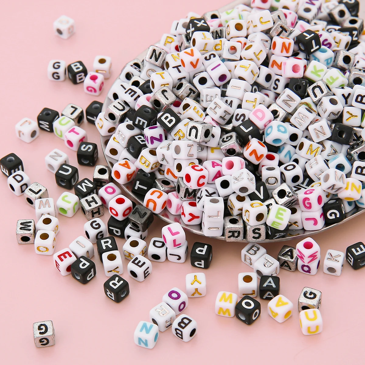 Factory Price Colorful Loose Acrylic English Cube Letter Beads Square Alphabet Beaded For Diy Bracelet bag Other Jewelry Making