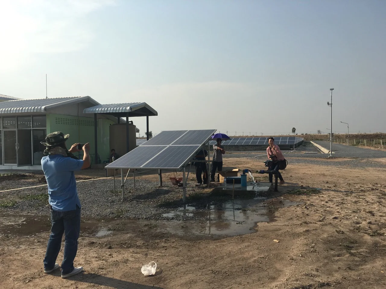 Foshan AC   11kw  15HP solar irrigation use deep well submersible pump inverter