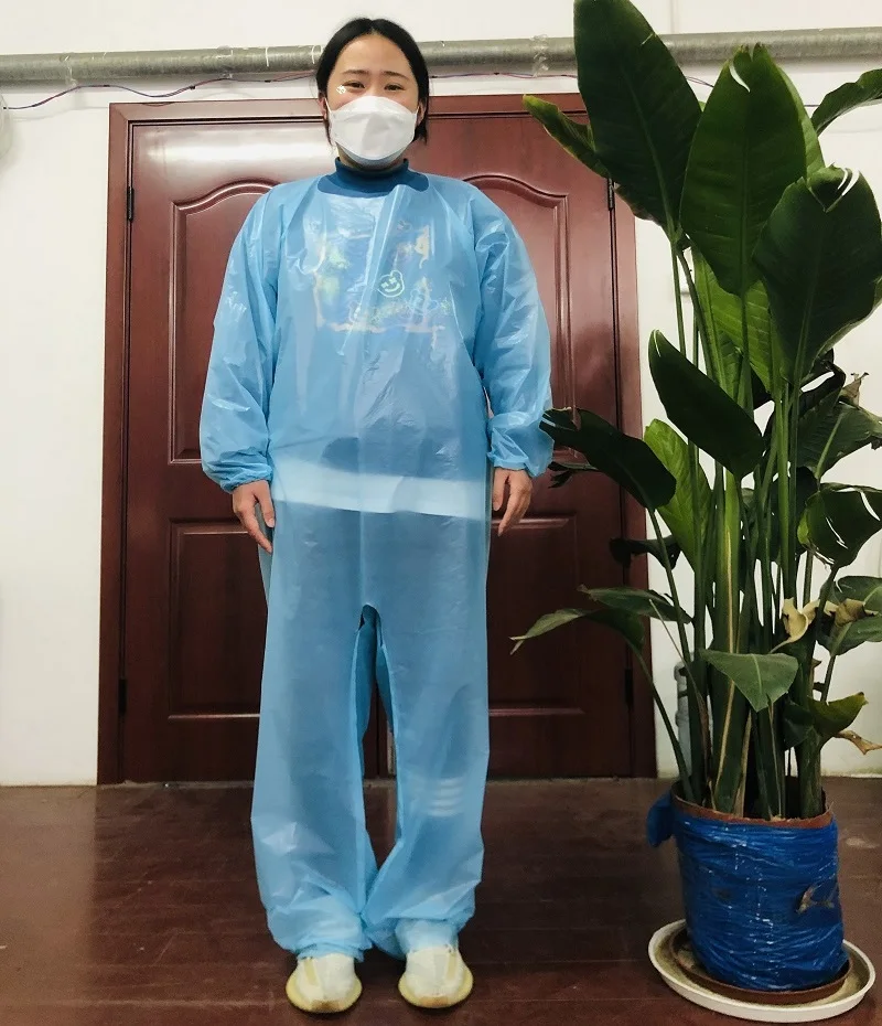 2022 Newly Designed Japanese And Korean Disposable CPE Robe Isolation Gown Surgical Clothes And CPE Gown