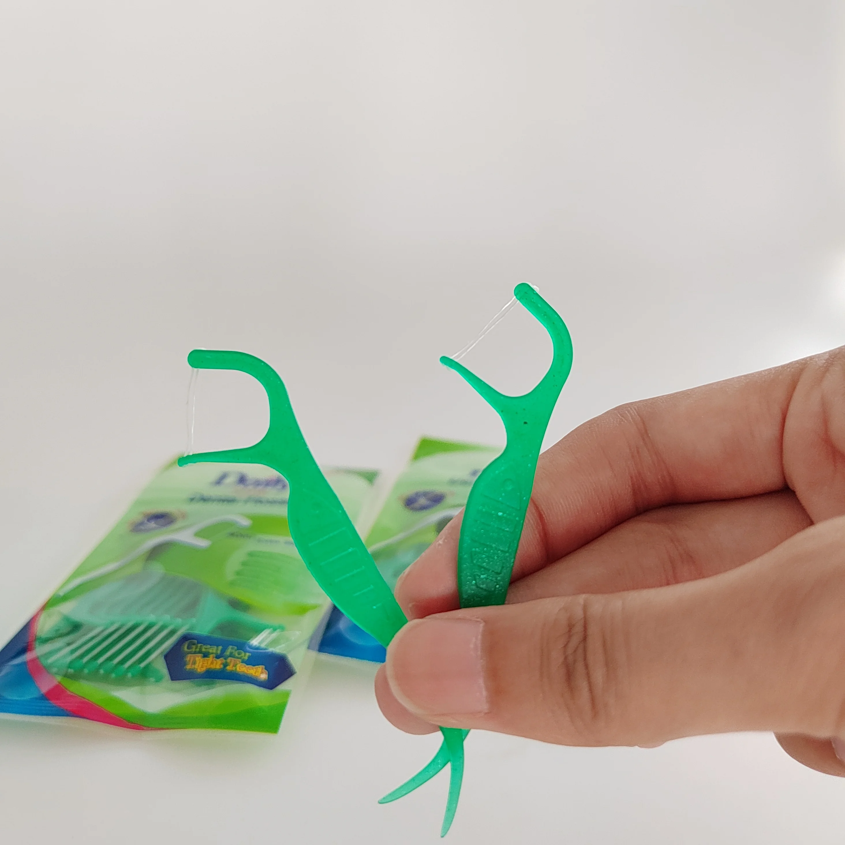 Daily Care New Arrival Professional Dental Flossers Mint Bamboo Nylon Tooth Floss Sticks Floss Picks For Teeth Cleaning