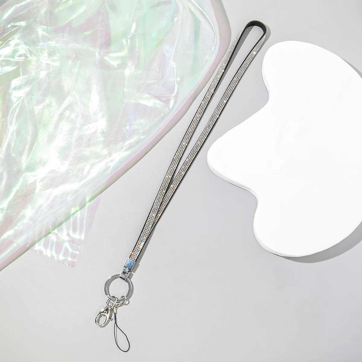 European and American fashion long neck mobile phone chain multi-color optional hot drill 13PRO mobile phone case rope