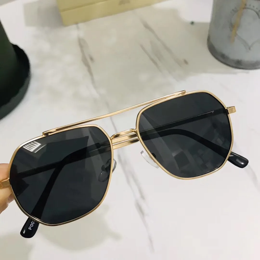 
New Fashion Sun Glasses Outdoor Sun Protection Cool Classic Kid Sunglasses 