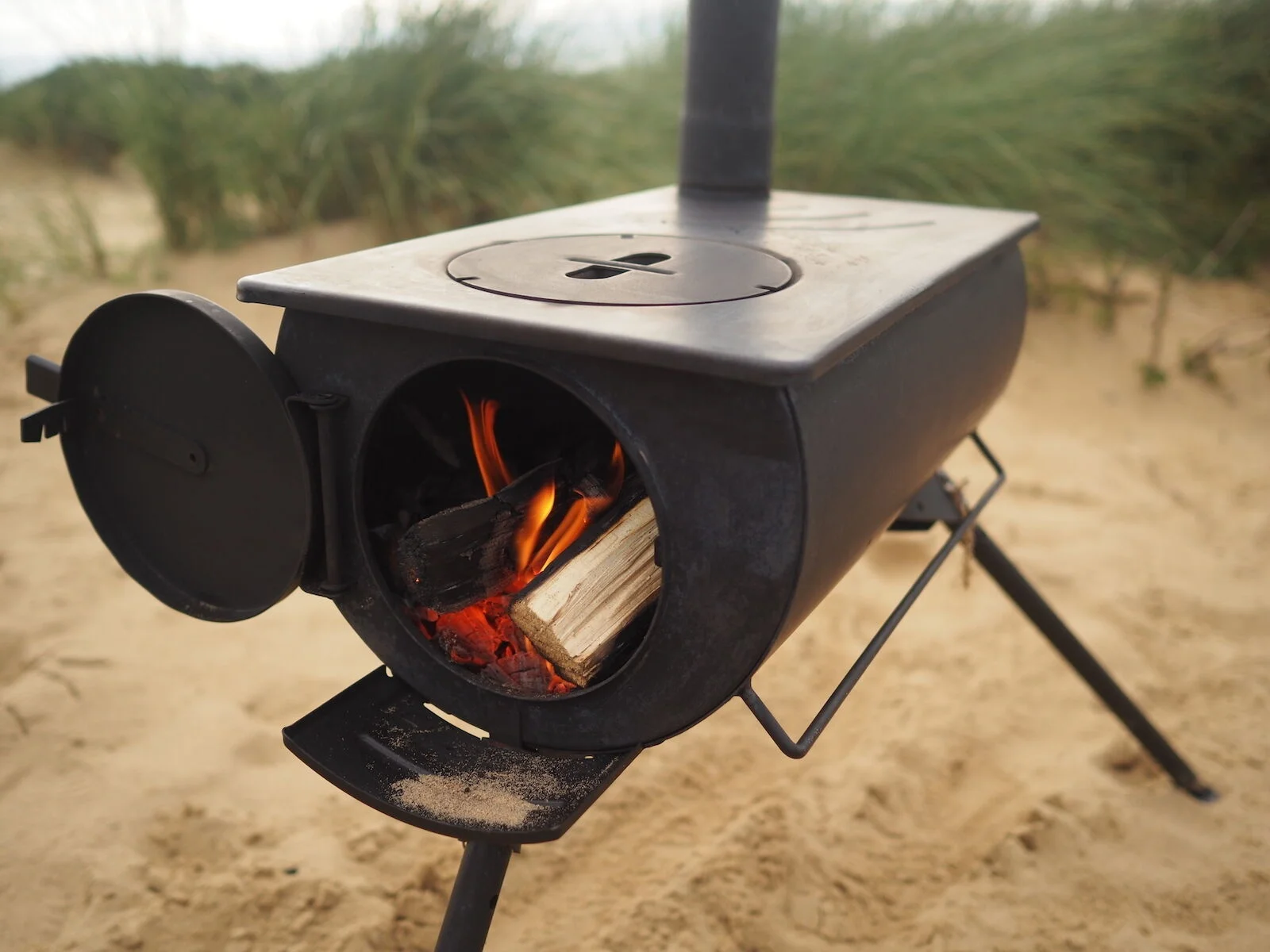 Outdoor Camping Wood Burning Stoves Portable Pellet Burner For Outdoor Home Heating And Cooking