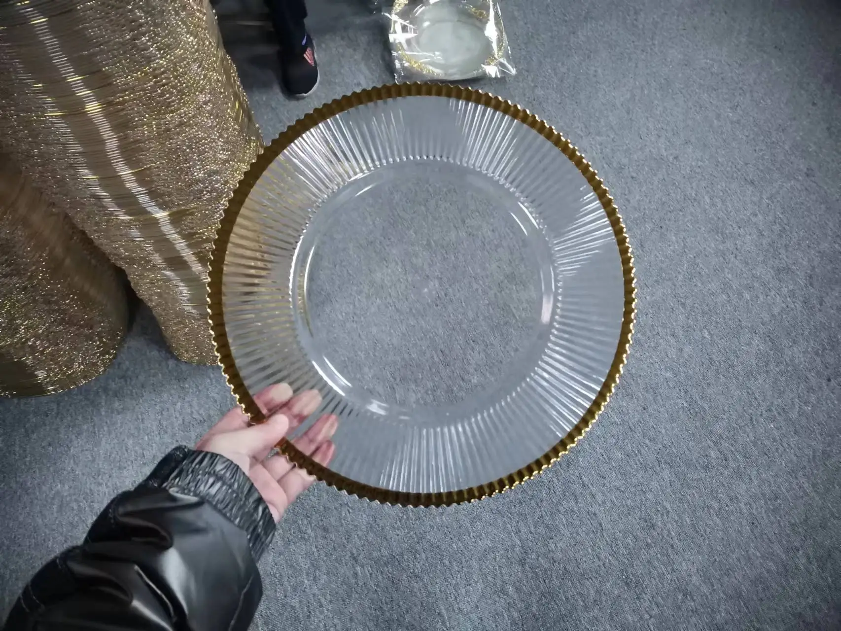 Золотой оправой из прозрачного пластика; Нагревательной плиты Свадебные подставочная тарелка