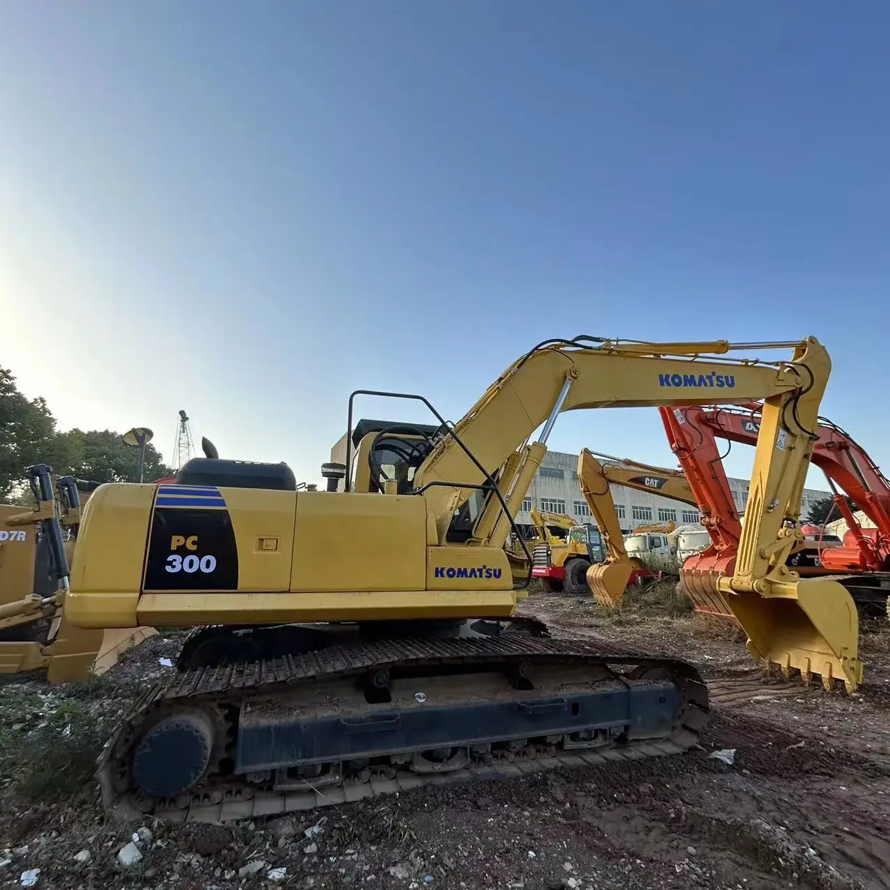 Экскаватор Komatsu PC300 гусеничный в лучшем состоянии 7-тонный экскаватор с 3 м.
